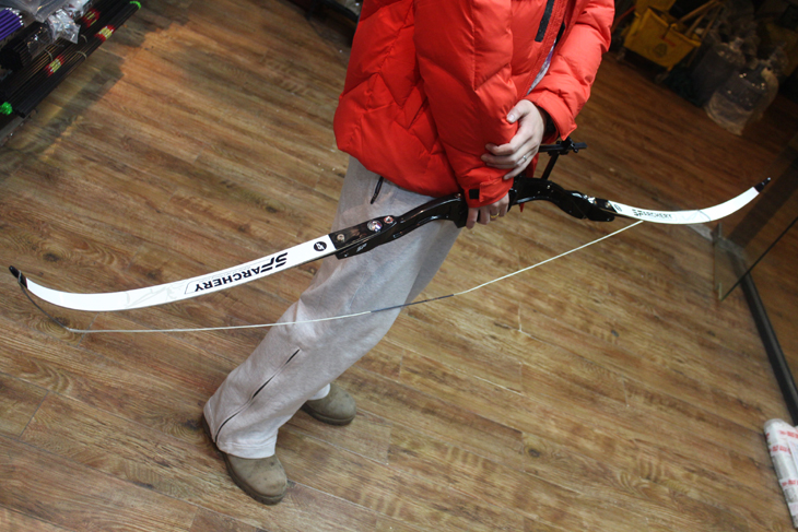 自动手表正确上弦姿势,上弦技巧