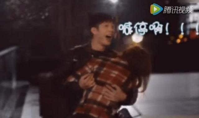 靳东吻戏镜头,靳东有哪些电视剧里的吻戏