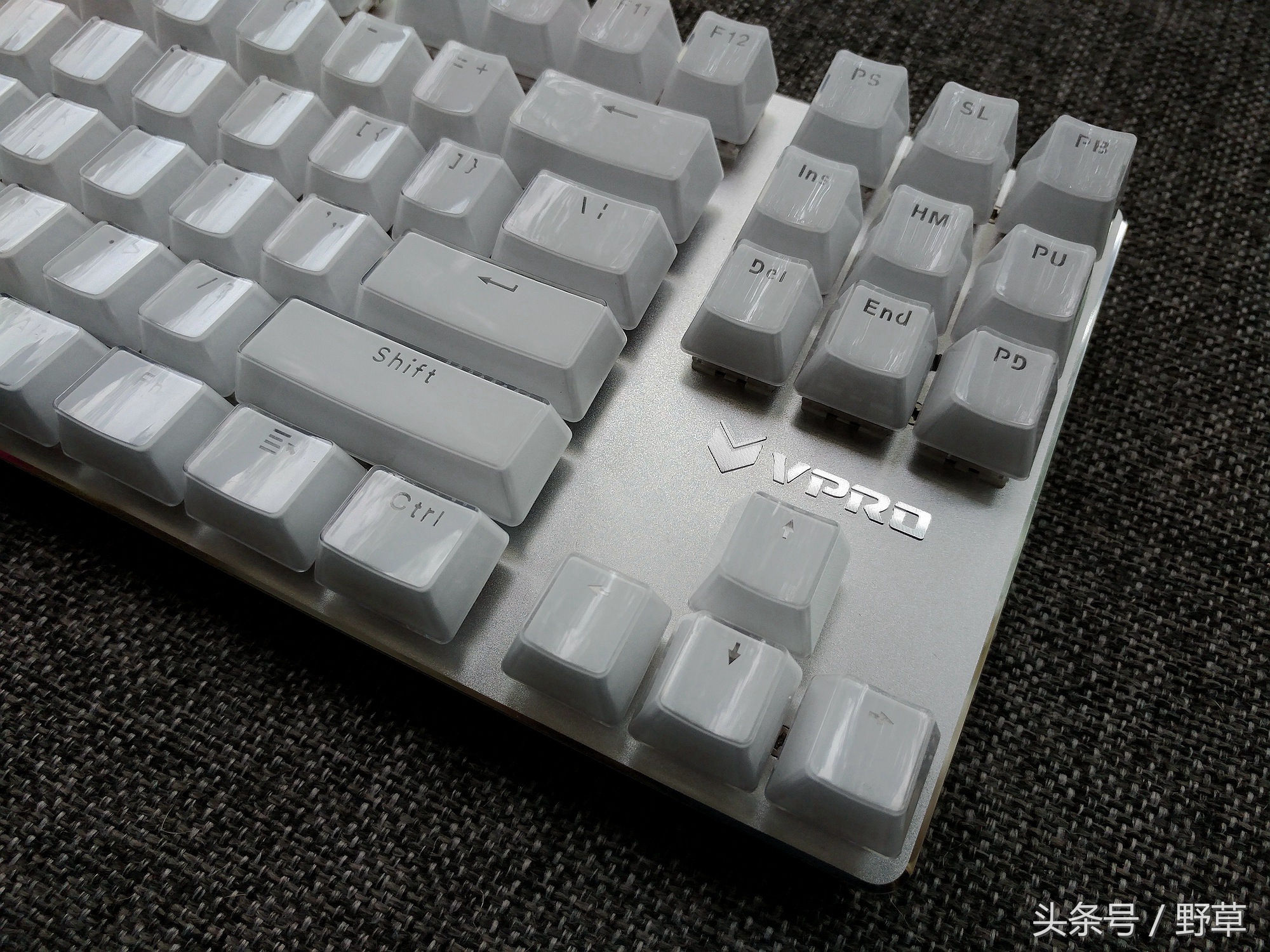 雷柏v500srgb机械键盘,雷柏v500合金版键盘黑轴测评