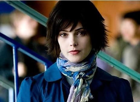 《暮光之城》九年，男主长残女主帅弯，一代人的青春偶像！