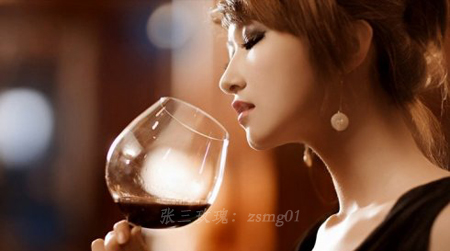 女朋友单独和异性喝酒,女朋友喝酒了怎么关心