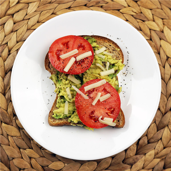 教你制作牛油果吐司,朋友圈晒早餐