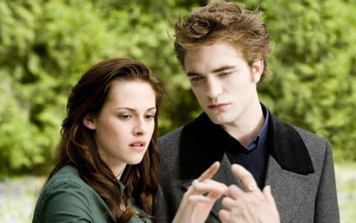 《暮光之城》九年，男主长残女主帅弯，一代人的青春偶像！