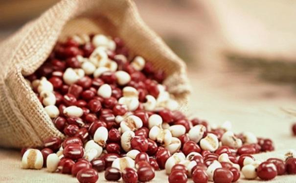 湿气的头号克星，每天喝水时候泡一点，湿毒很快消失不见，肚子也瘦了