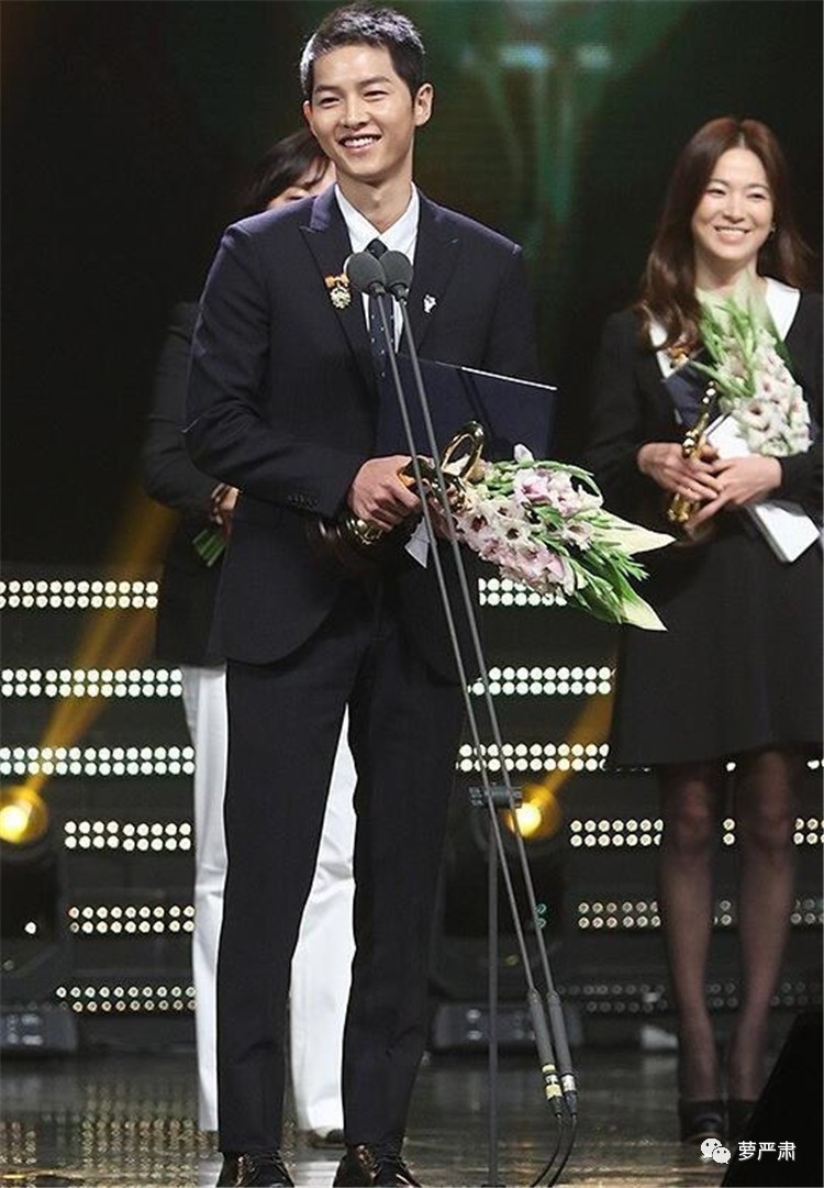 宋仲基宋慧乔白天揽腰秀甜蜜,宋仲基宋慧乔甜蜜太阳后裔