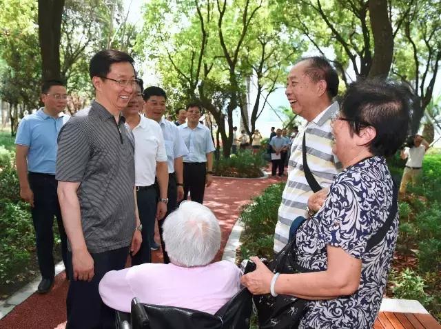 韩书记去公司工地视察,韩书记视察工地