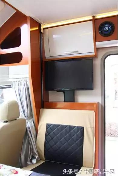 飞神双拓展自动挡c型房车蓝牌,大通房车c型房车价目表