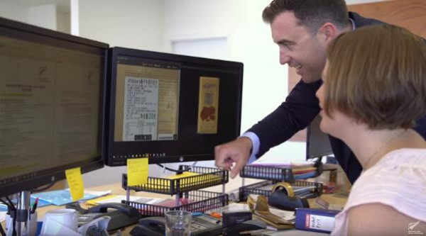 厉害了，这样的心机包装就能打动你们中国消费者的心了！