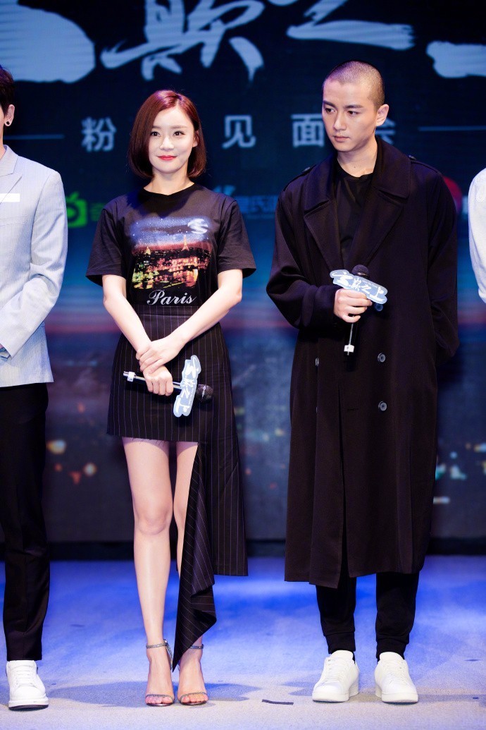 推荐几件夏天的t恤,今年夏天最流行的几件t恤