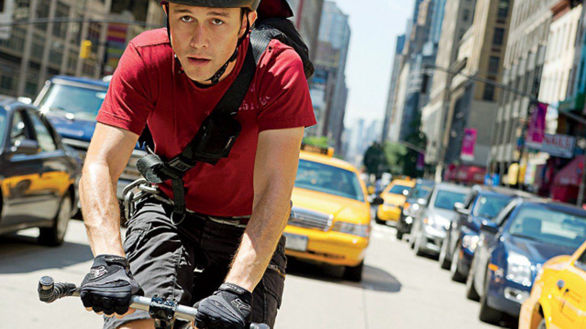 伦敦单车快递员月薪4万人民币，穿梭在混乱的大街小巷，一不小心遇富婆邀请进门休息