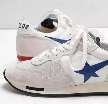 杨幂的最近穿的运动鞋,杨幂穿的薄荷绿运动鞋