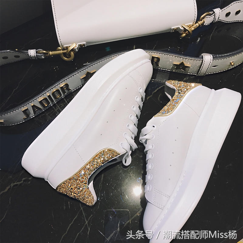 舒适合适长时间行走的小白鞋,头层牛皮小白鞋夏天穿热吗