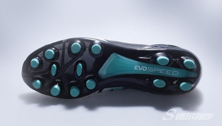 足球鞋对膝盖的危害,mg足球鞋为什么会伤膝盖