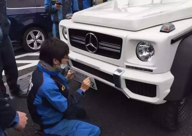 吉姆尼摇身一变奔驰g全时四驱,吉姆尼改奔驰大g多少钱