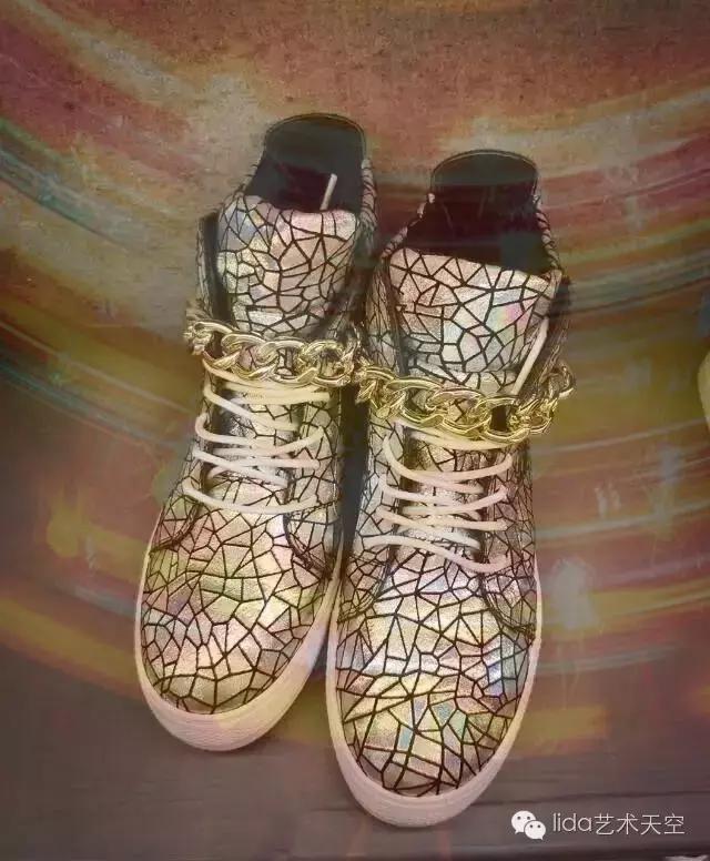 每天分享一双鞋,分享每日鞋子