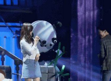 宋仲基宋慧乔白天揽腰秀甜蜜,宋仲基宋慧乔甜蜜太阳后裔