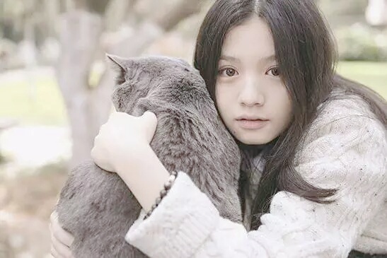 邓紫棋被反锁在厕所，何炅曾在节目中全程叫错陈冠希的名字，明星都有什么尴尬事？