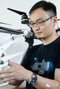 从美国白宫到日本首相府，他用手中遥控玩具征服这个世界