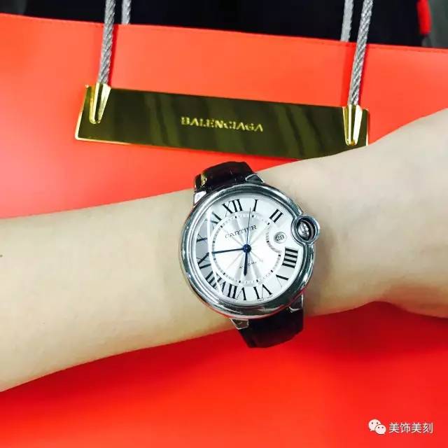 美饰美刻｜下班前，我们拉着老板在办公室里摆拍了10分钟~