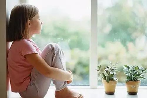 18岁“史学奇才”自杀，如何尽早发现青少年抑郁苗头？