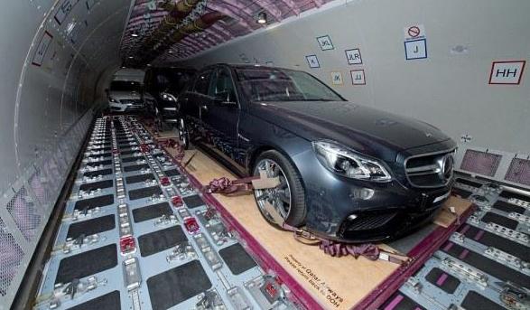 如此任性？阿拉伯富豪​们空运座驾度假,运费每辆2万英镑而已