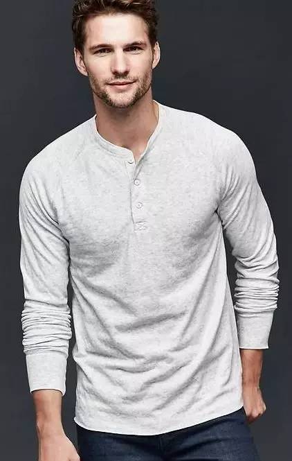 亨利衫和衬衫怎么搭配,亨利领半袖t恤穿搭