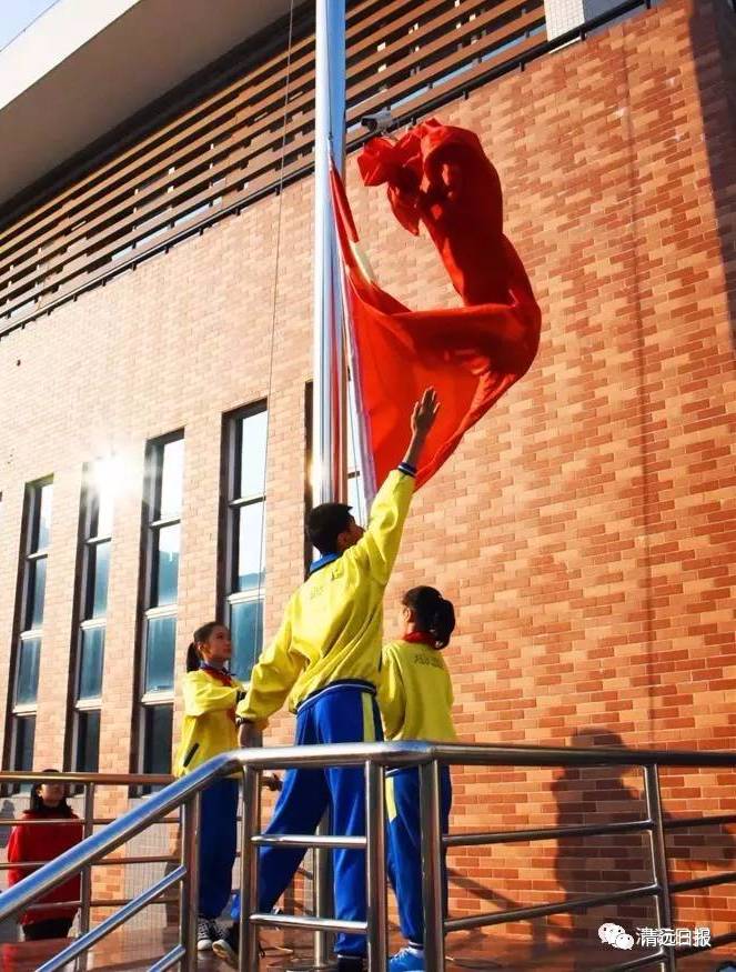 深化文明校园创建凝聚向上力量,创建文明校园浓厚氛围