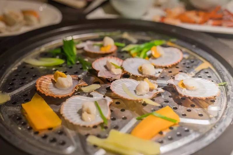 100元吃海鲜自助！不限量！敞开吃！红虾三文鱼象拔蚌银鳕鱼……我要把武林路这家海鲜渔市吃到空！