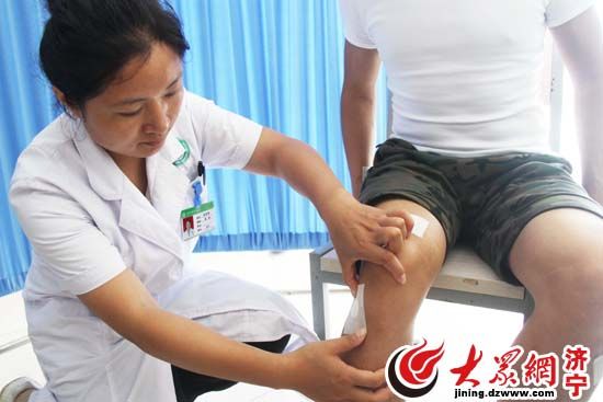 冬病夏治济宁入伏首日市民忙贴“三伏贴”