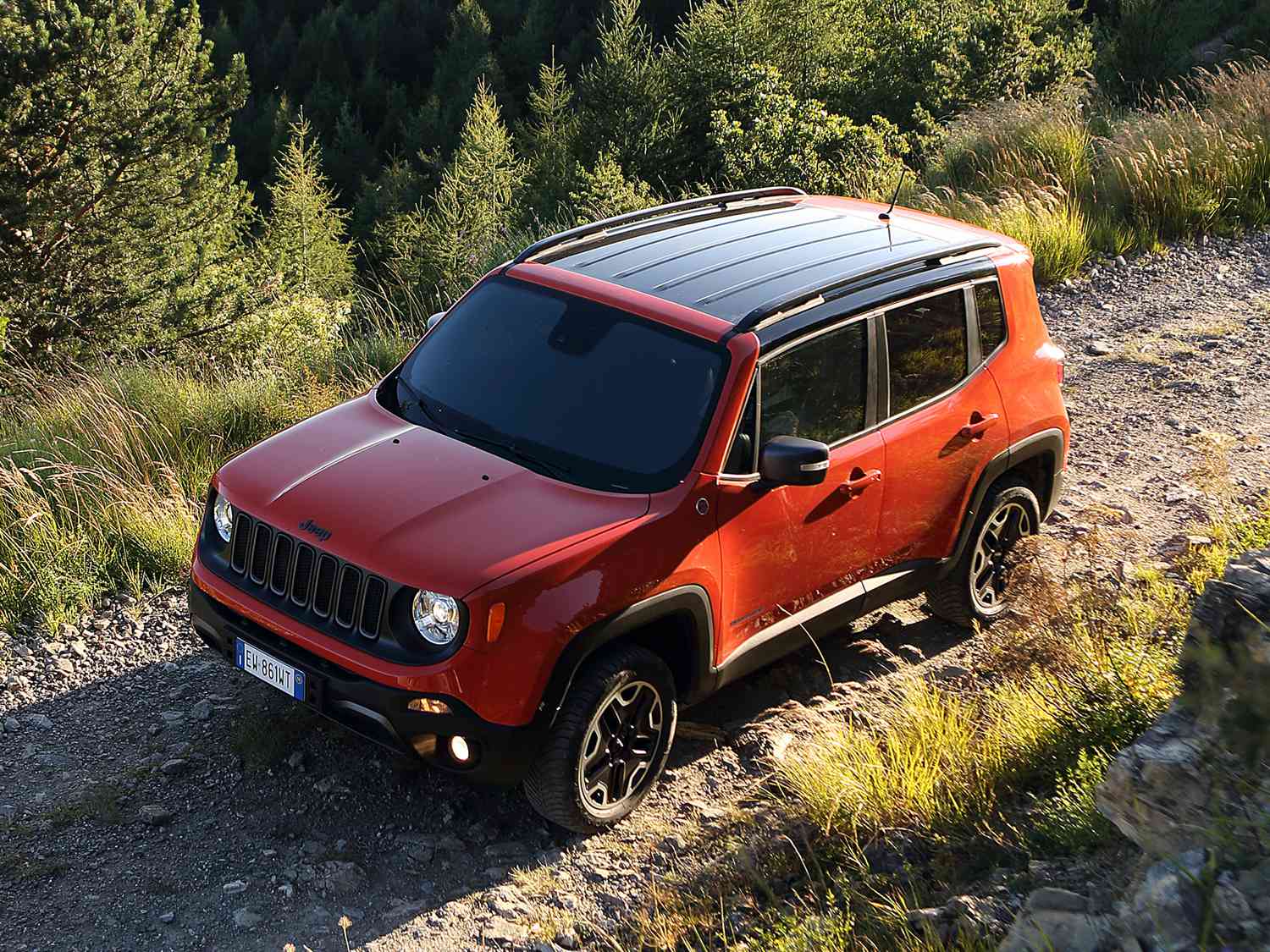 jeep自由侠2016款价格表,2016款jeep自由侠发动机号位置