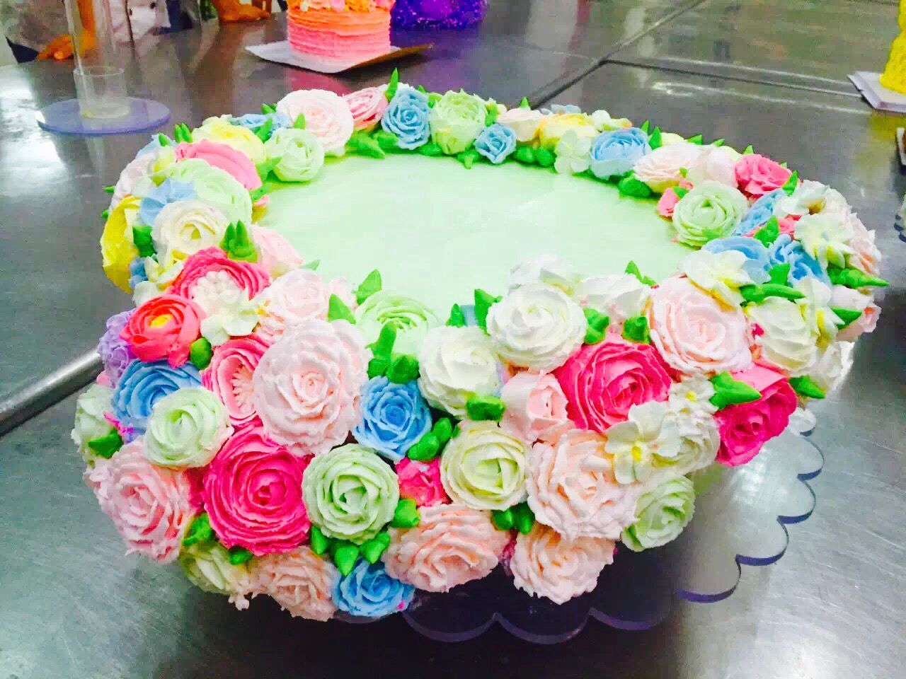 学习做蛋糕？哪里能够学西点？裱花新手看过来~全套的裱花嘴使用技巧打包好了，拿走不谢~