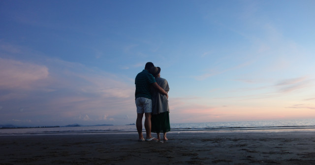 客片故事：没想到真心话大冒险游戏的惩罚，竟然这么快成了真！