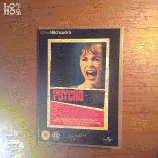 电影中人物从车里走出来画面,电影角色从dvd盒里跑出来