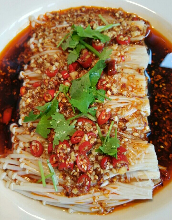 麻辣拌金针菇的10道做法,凉拌爽口金针菇教程