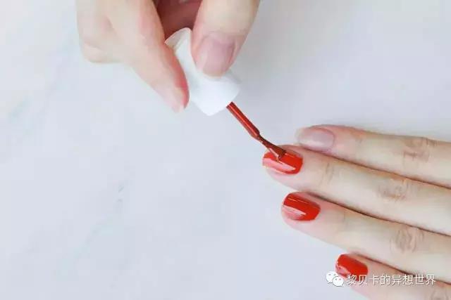 夏日冰透色指甲油,夏季指甲油又显白又霸气的颜色