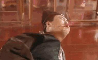 电视剧里动不动就吐血是怎么回事,电视剧里面的吐血是怎么造成的