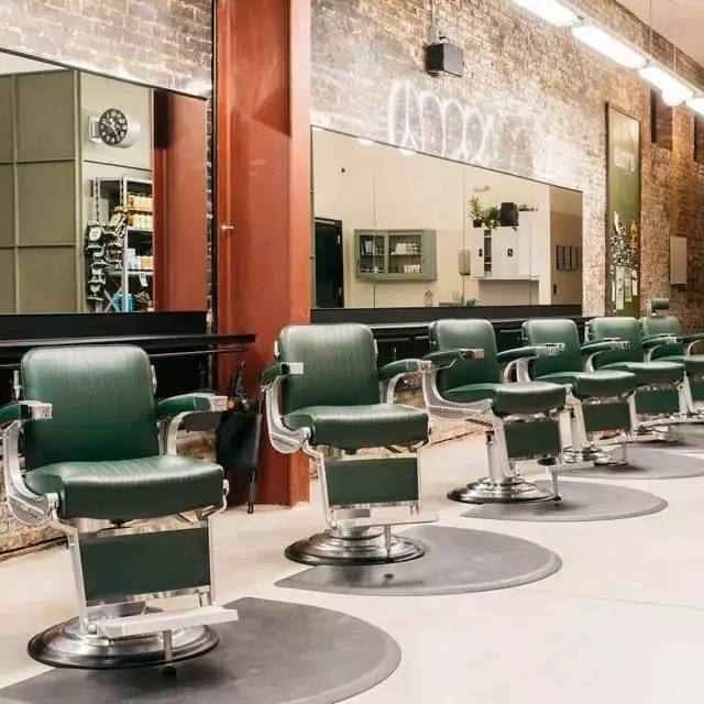 他是酒店界的乔布斯，一手创造出全世界最酷的酒店，还把跨界玩到极致