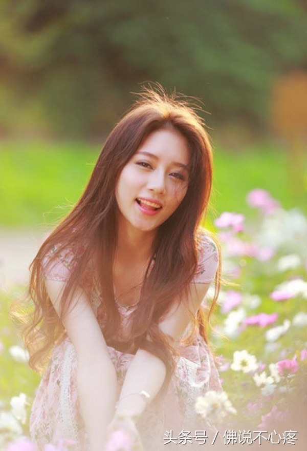 女人犯花痴的图片表情表现,花痴女人什么表现