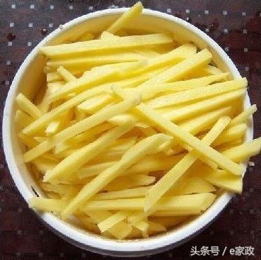 土豆做薯条家庭自制做法,番茄酱薯条家庭自制做法