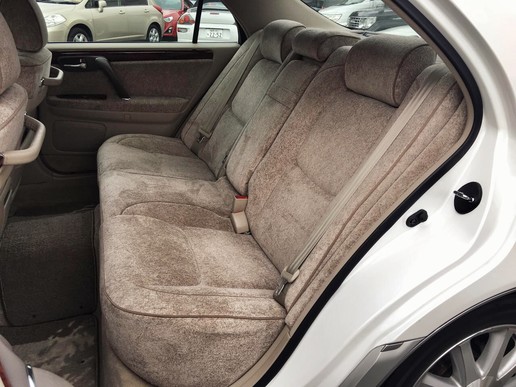 皇冠majesta低趴,皇冠majesta多少钱