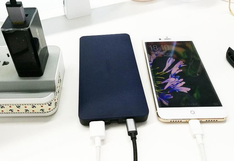 移动电源给手机充电一次还是两次,移动电源怎么快速给手机充电