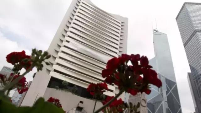 近看殖民地时期香港的私人会所，把玩各种“闲人免进”的私密与尊贵