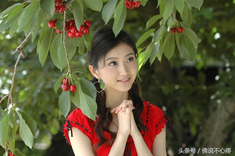 女人犯花痴的图片表情表现,花痴女人什么表现