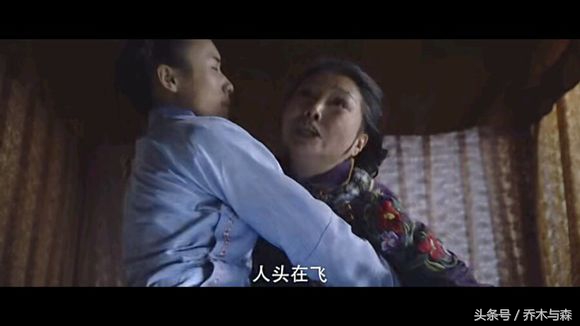 电影《狐闹干探》首富叶家被灭满门，所有尸体出现神秘黑紫色纹理