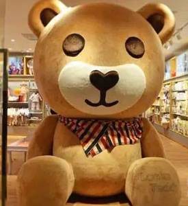 “妈妈，你说我最喜欢的洛克泰迪会一直陪着我吗？”