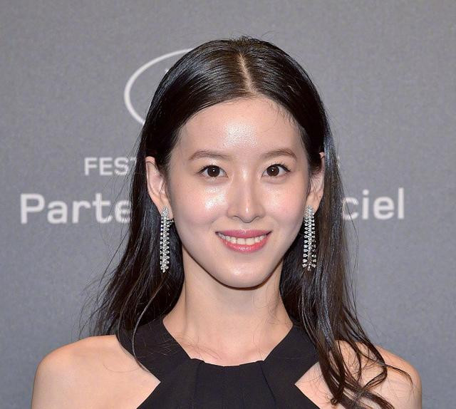 奶茶妹妹生了孩子气质不再！杨幂眼窝凹陷老十岁!AB的眼袋很惊人！