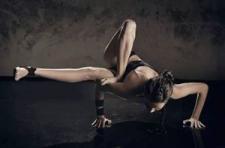 瑜伽体式二十四字要诀,练瑜伽的基本动作30分钟