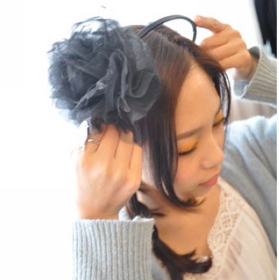 扎头发花苞头教程图解,花苞头的简单扎法蓬松中长发