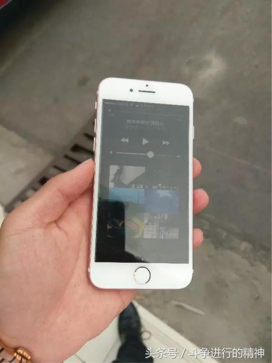 勇当咸鱼垃圾佬，低价捡到iPhone7开箱，希望不会翻车