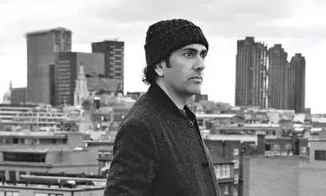 他是酒店界的乔布斯，一手创造出全世界最酷的酒店，还把跨界玩到极致